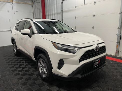 Used 2025 Toyota RAV4 XLE w/ Convenience Package AWD/4WD image 5