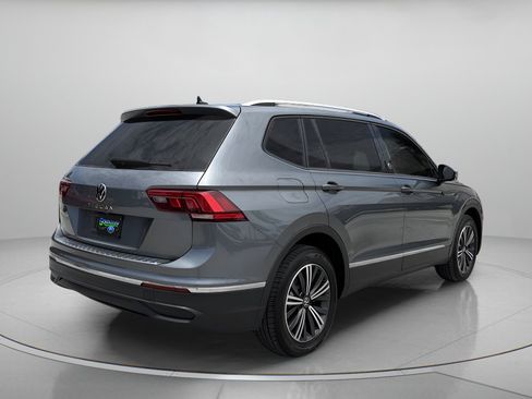 Used 2024 Volkswagen Tiguan Wolfsburg Edition FWD image 3