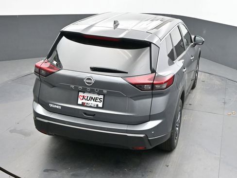 Used 2025 Nissan Rogue SV FWD image 42