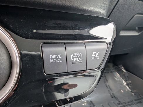 Used 2021 Toyota Prius Prime XLE w/ Carpet Mat Package (TMS) image 23