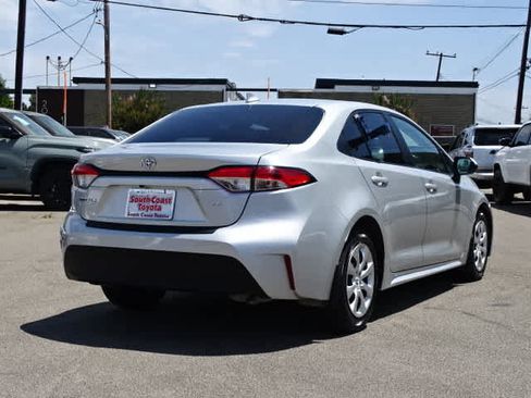 Used 2024 Toyota Corolla LE FWD image 13