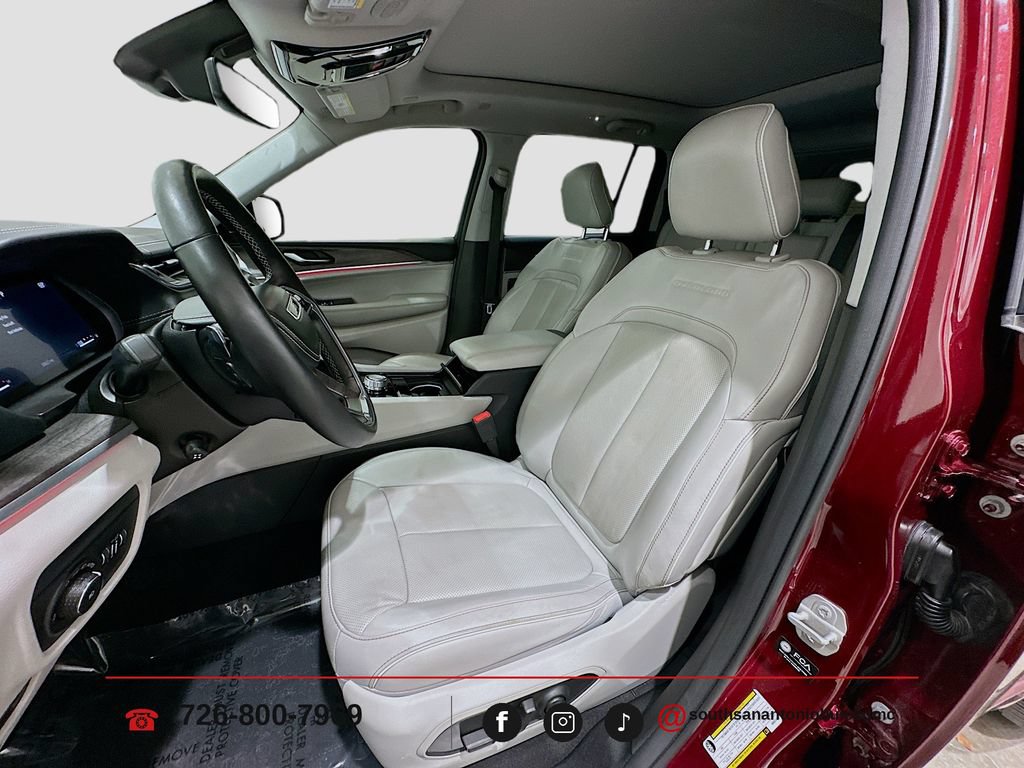 Used 2022 Jeep Grand Cherokee Overland RWD image 22