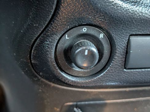 Used 2012 Jeep Wrangler Unlimited Sport AWD/4WD image 17