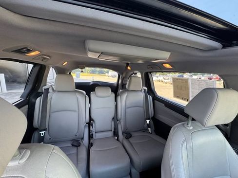 Used 2019 Honda Odyssey Elite image 32