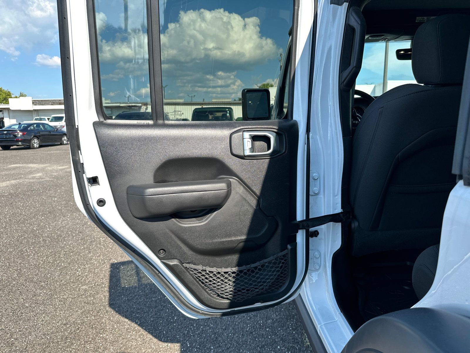 Used 2022 Jeep Wrangler Unlimited Sport AWD/4WD image 13