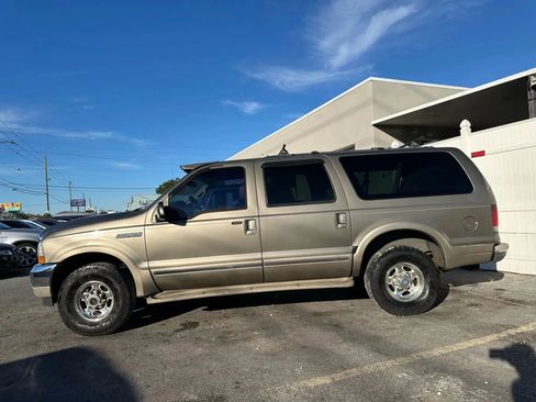 Used 2002 Ford Excursion Limited image 2