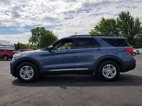 Used 2020 Ford Explorer XLT w/ Equipment Group 202A AWD/4WD image 9