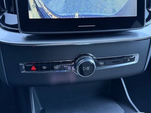 New 2026 Volvo XC90 B6 Plus image 16