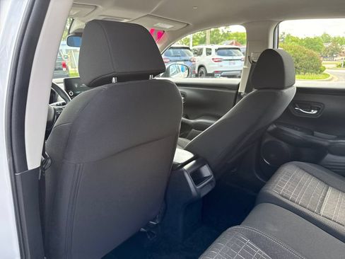 Used 2025 Honda HR-V LX image 20