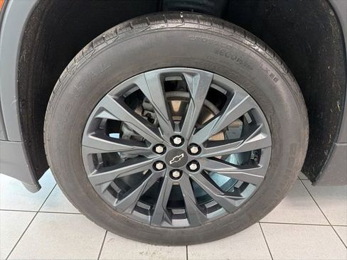Certified 2023 Chevrolet Traverse RS AWD/4WD image 11