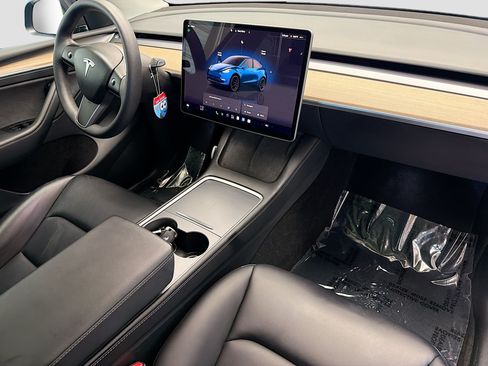 Used 2022 Tesla Model Y Performance AWD/4WD image 12