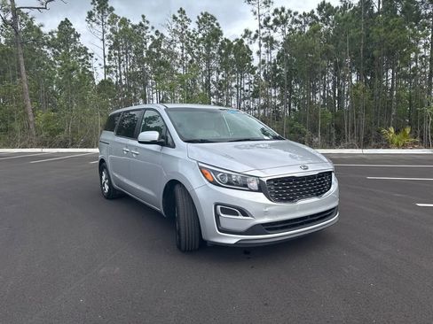 Used 2020 Kia Sedona LX image 7