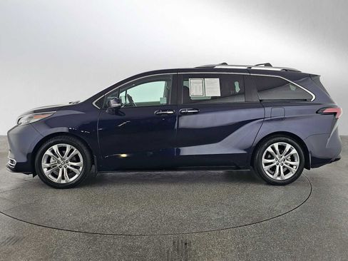 Used 2022 Toyota Sienna Platinum image 6