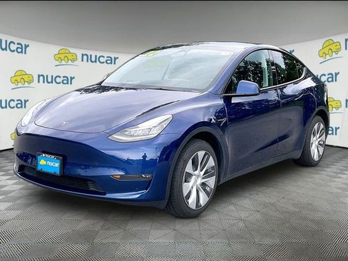 Used 2022 Tesla Model Y Long Range AWD/4WD image 3