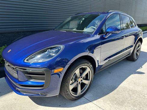 Used 2026 Porsche Macan AWD/4WD image 3