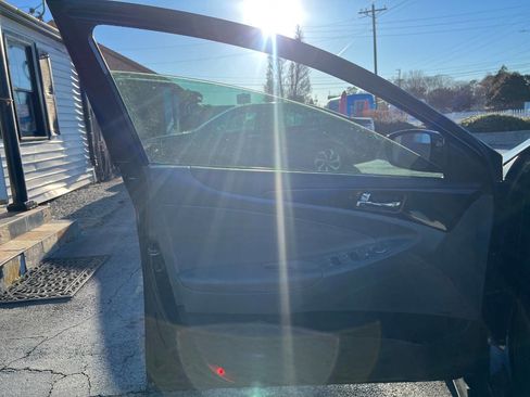 Used 2014 Hyundai Sonata Limited w/ Technology Package 05 image 12