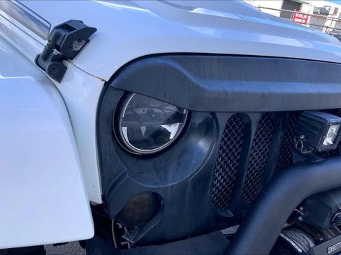 Used 2014 Jeep Wrangler Sahara AWD/4WD image 29