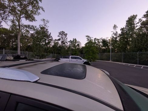 Used 2010 Toyota Highlander Limited AWD/4WD image 11