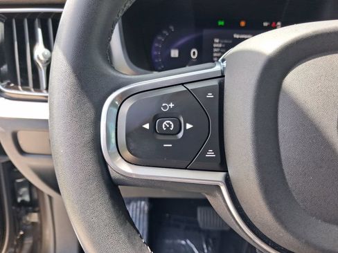 Used 2023 Volvo S60 B5 Core FWD image 19