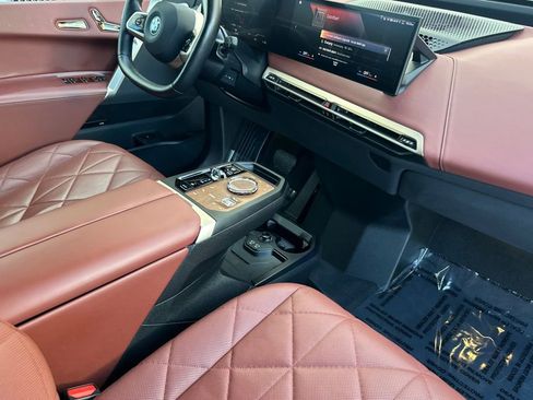 Used 2023 BMW iX M60 image 17
