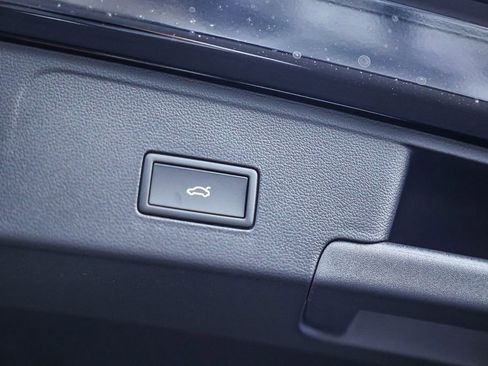 New 2026 Volkswagen Atlas Cross Sport SE image 22