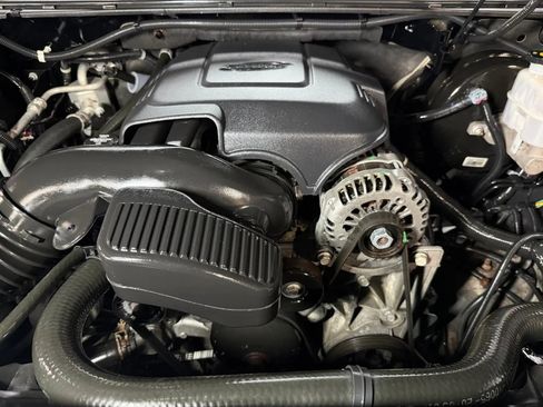 Used 2012 Chevrolet Avalanche LS AWD/4WD image 12