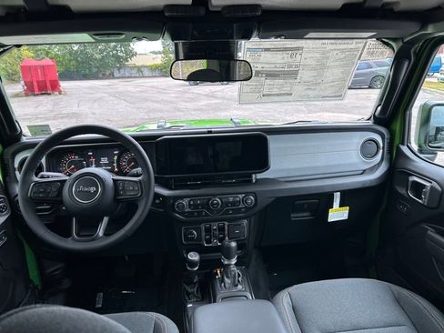 New 2025 Jeep Gladiator Sport image 21