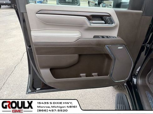 Used 2024 GMC Sierra 2500 SLT w/ SLT Premium Package image 11