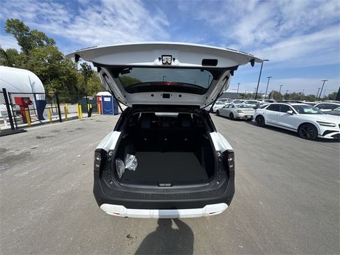 New 2025 Nissan Kicks SR w/ SR Premium Package image 23