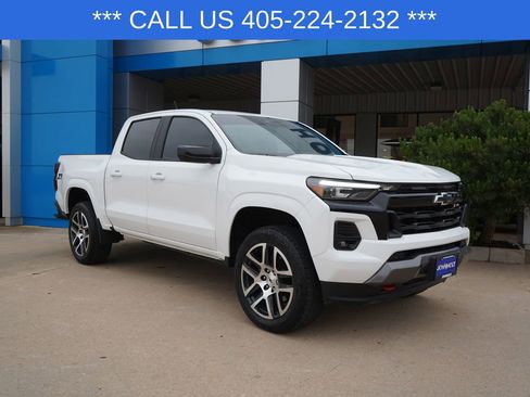 Used 2024 Chevrolet Colorado Z71 w/ Z71 Convenience Package 2 AWD/4WD image 2