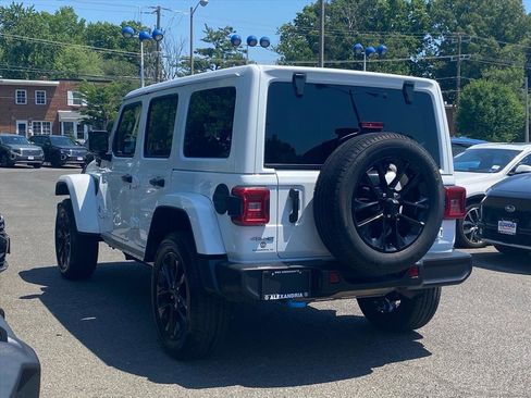 Used 2024 Jeep Wrangler Unlimited Sahara AWD/4WD image 5