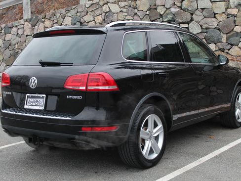 Used 2014 Volkswagen Touareg Hybrid image 9