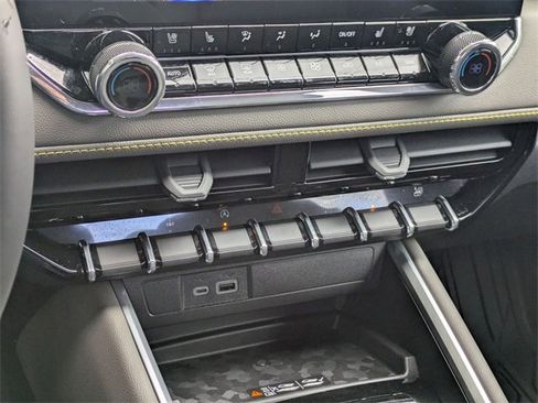 New 2026 Chevrolet Colorado ZR2 w/ Technology Package image 21