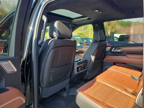 New 2025 GMC Sierra 3500 Denali Ultimate image 12