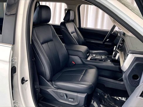 Used 2022 Ford Expedition Max XLT AWD/4WD image 6