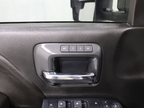 Used 2019 Chevrolet Silverado 2500 High Country w/ Duramax Plus Package image 8