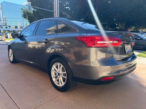 Used 2017 Ford Focus SE image 5
