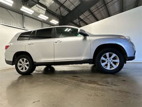 Used 2013 Toyota Highlander Plus image 3
