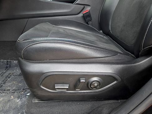 Used 2025 Jeep Grand Cherokee Altitude AWD/4WD image 24