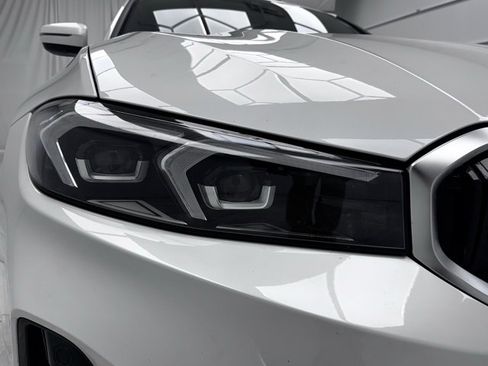 Used 2025 BMW 330i xDrive Sedan w/ Convenience Package image 14