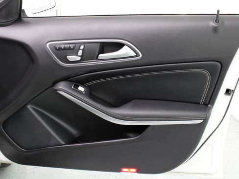 Used 2020 Mercedes-Benz GLA 250 w/ Convenience Package image 50