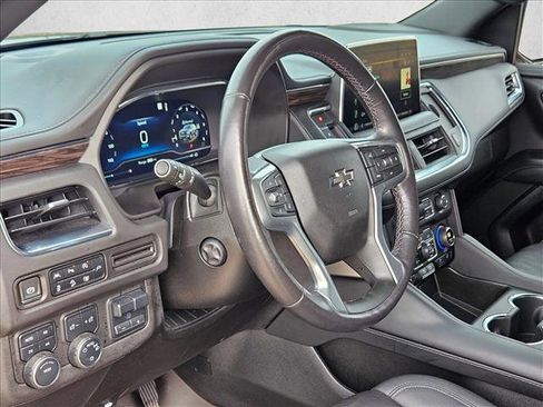 Used 2022 Chevrolet Tahoe Z71 w/ Luxury Package image 9