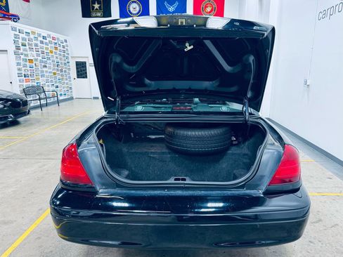 Used 2011 Ford Crown Victoria Police Interceptor image 26