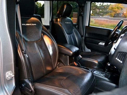 Used 2015 Jeep Wrangler Unlimited Rubicon w/ Dual Top Group image 27