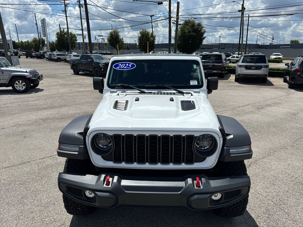 Used 2025 Jeep Wrangler Unlimited Rubicon AWD/4WD image 4