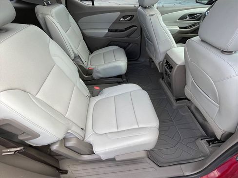 Used 2018 Chevrolet Traverse Premier w/ Driver Confidence II Package FWD image 30