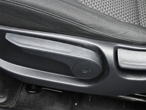 Used 2023 Kia Sportage LX image 9