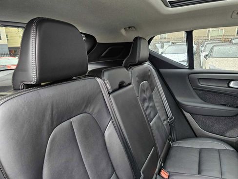 Certified 2024 Volvo XC40 B5 Plus w/ Protection Package Premier image 14