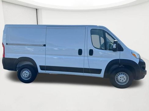 Used 2024 RAM ProMaster 3500 w/ Convenience Group FWD image 4