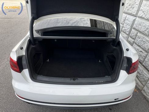 Used 2017 Audi A4 2.0T Premium image 13
